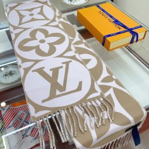 Louis Vuitton Medallion Scarf M79213