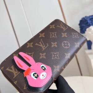 Louis Vuitton Classic Zippered Wallet M83689